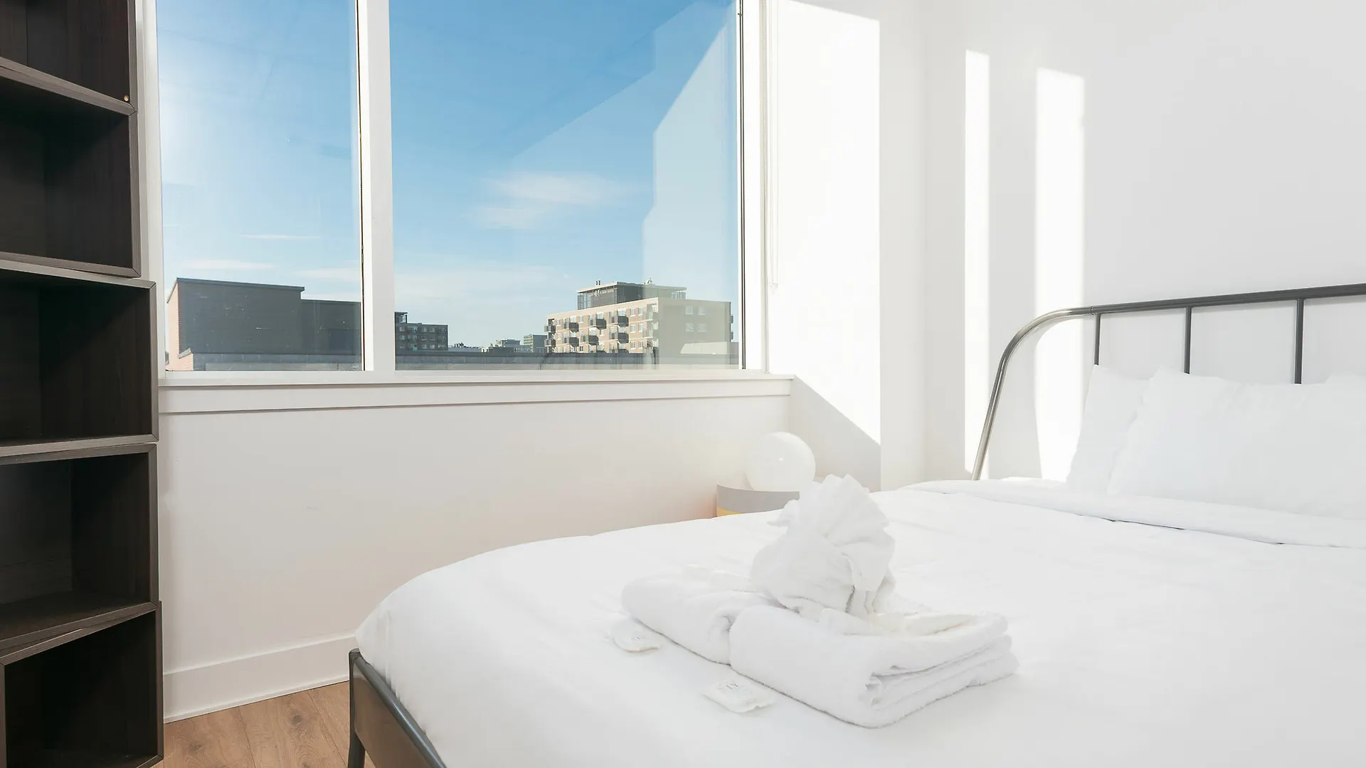 Posh 1Br In Festival Quarter By Sonder Apartment Montreal