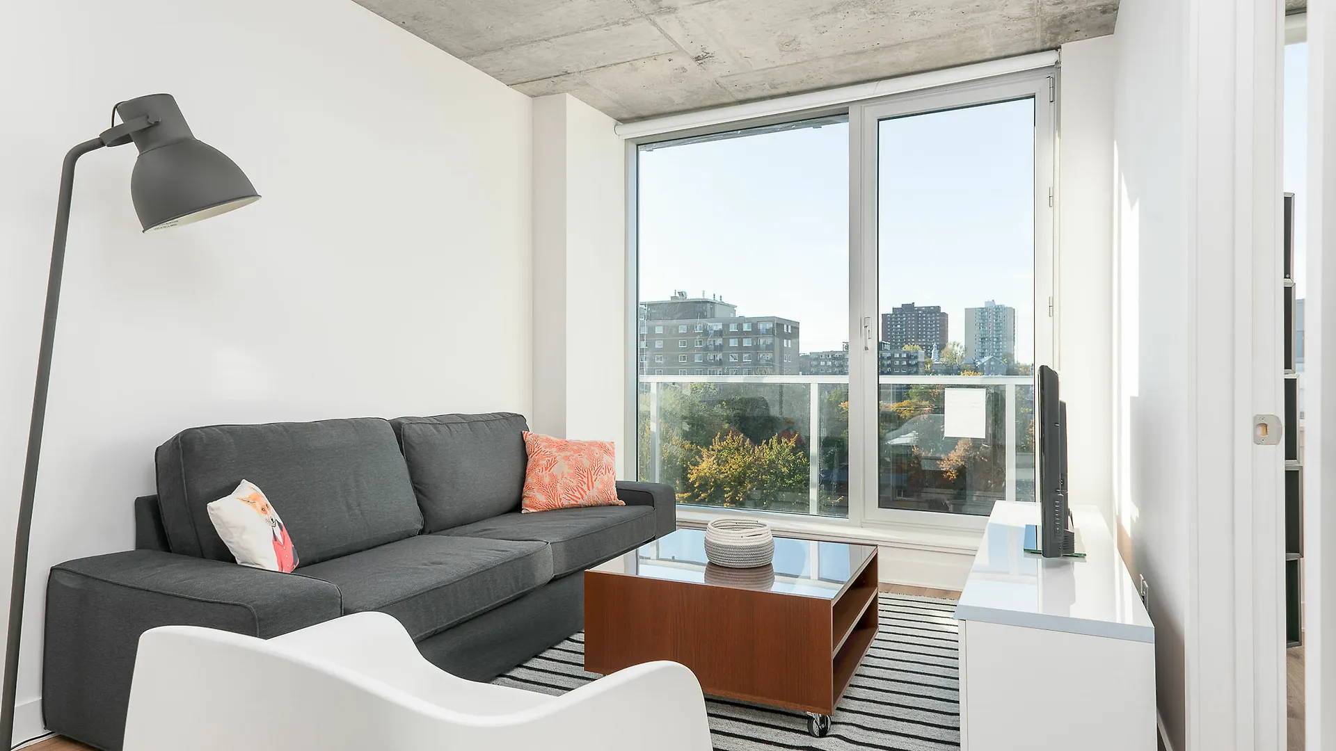 Posh 1Br In Festival Quarter By Sonder contacts